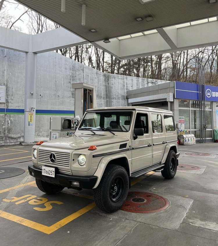 A G wagon photographed on the street